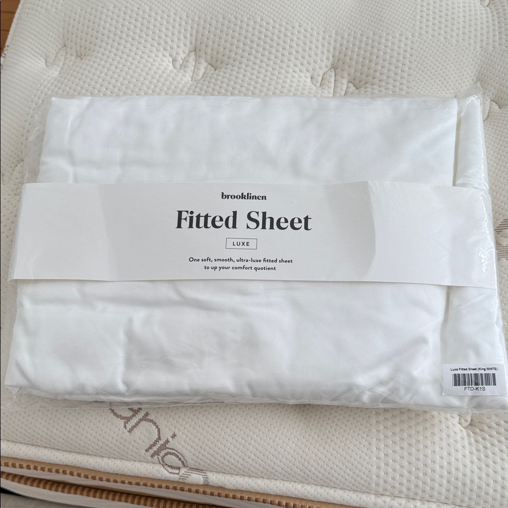 Brooklinen Luxe Fitted Sheet - Crisp White